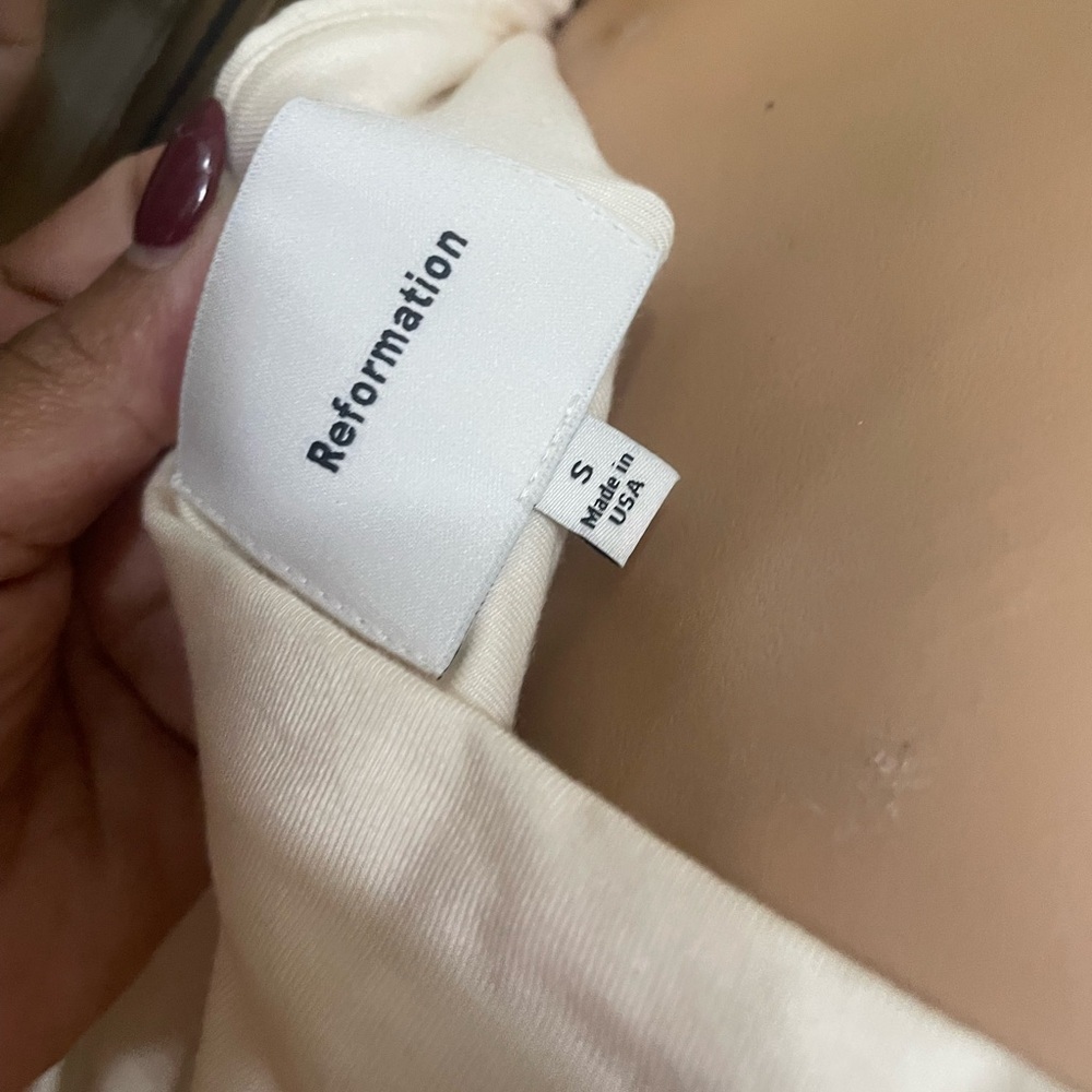 Reformation Cream Off-Shoulder Stretch blouse - Picture 15 of 16